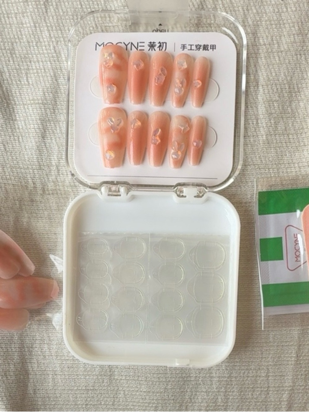 MOCYNE Marbled Press-On Nails with Iridescent Gems - 24 Nails + Prep Items - Picture 4 of 5